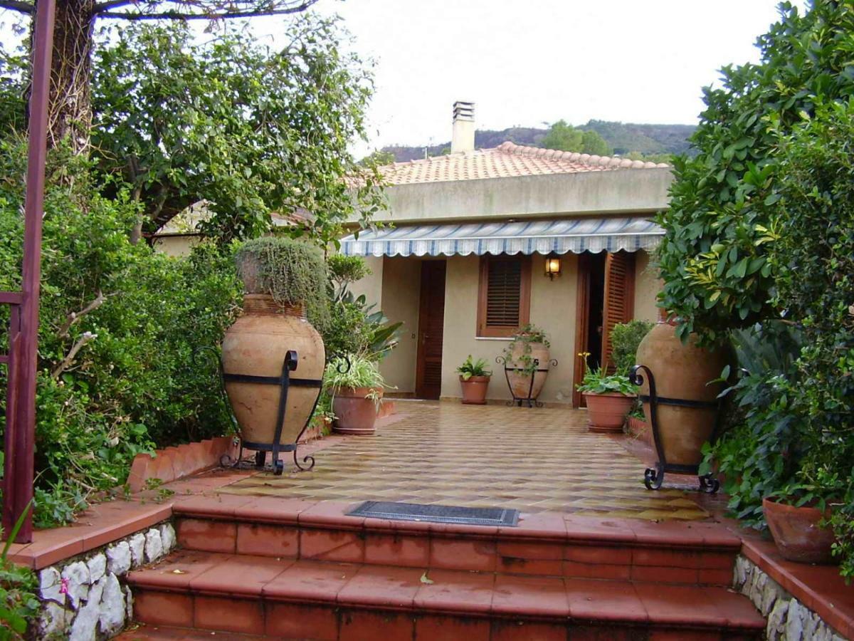 Green Villa Sand Beach Center Close Sea Veiw Cefalu Exterior photo